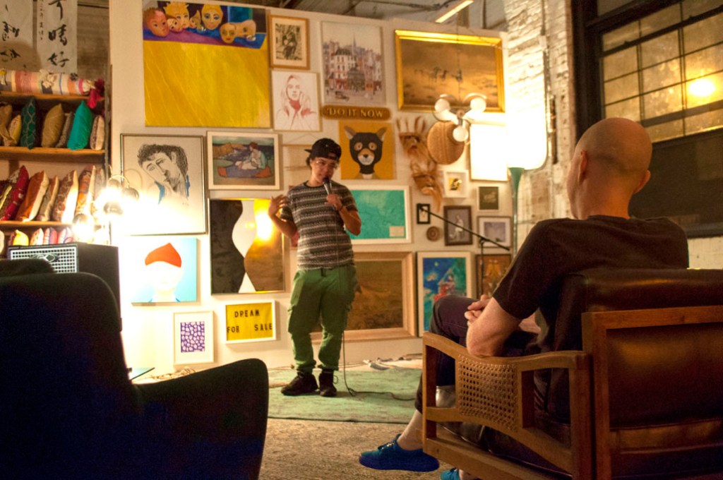 Comedian Brittany Johann performing in Como se Dice