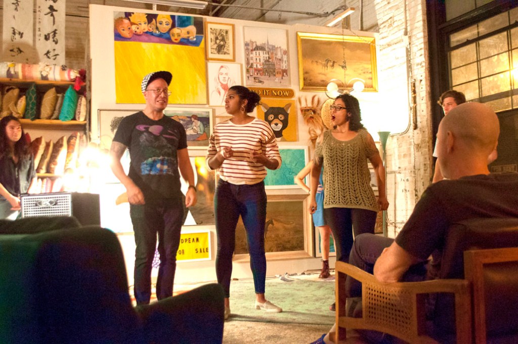 Three actors improvising in Como se Dice